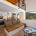 Sunset Coast House - Stone Feriehus *