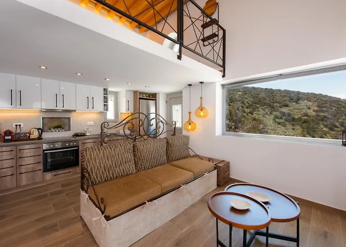 Sunset Coast House - Stone بيت للعطل *